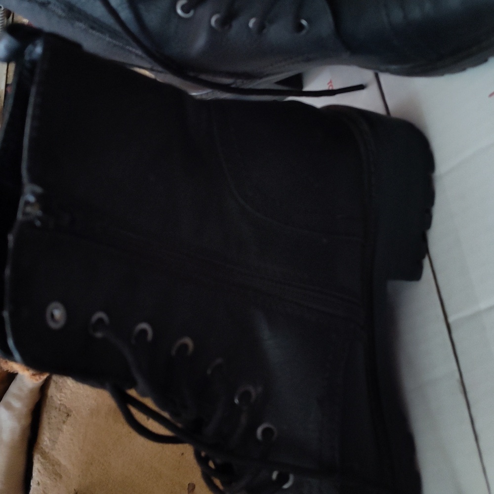 Women's Boots - Picture 3 of 3